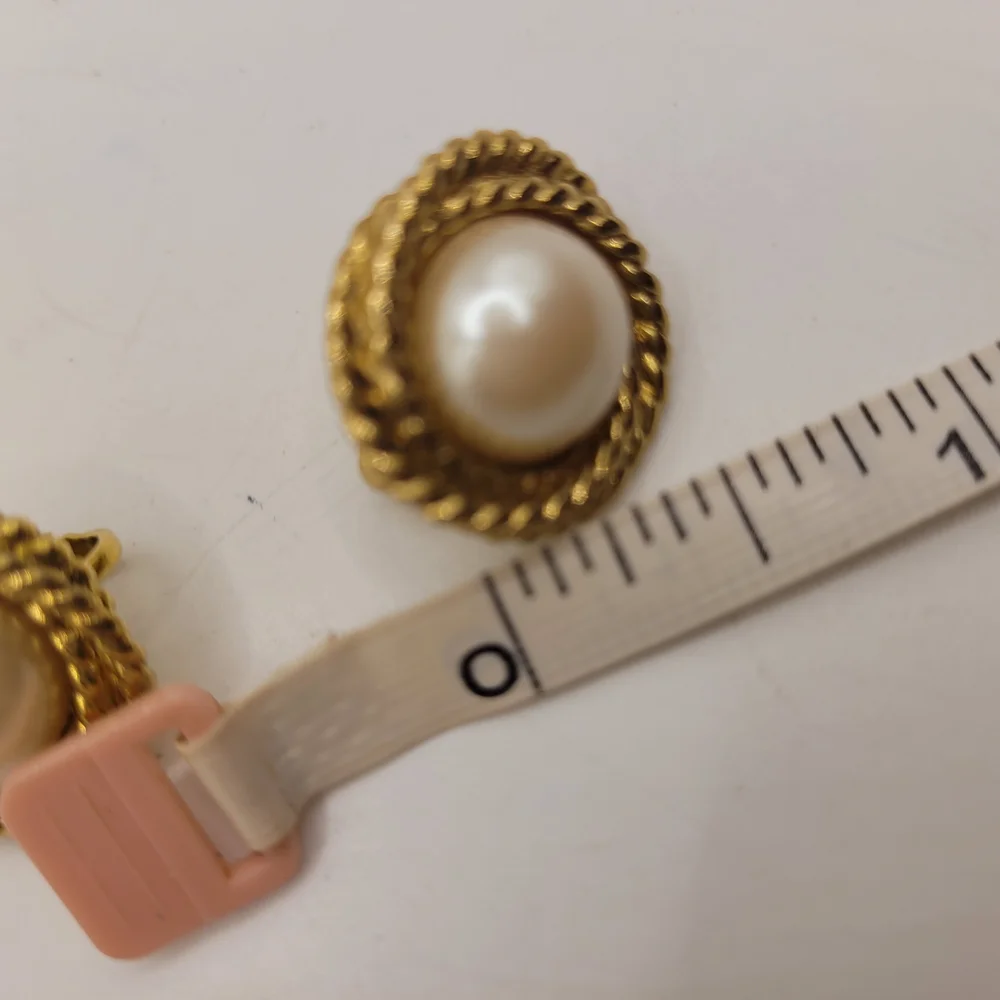 Sarah Coventry Gold and Cream Earrings